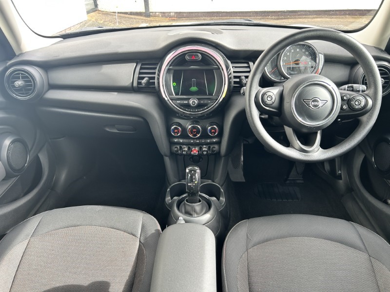 2020 (69) MINI HATCHBACK 1.5 One Classic II 5dr Auto [Comfort/Nav Pack] 5219517
