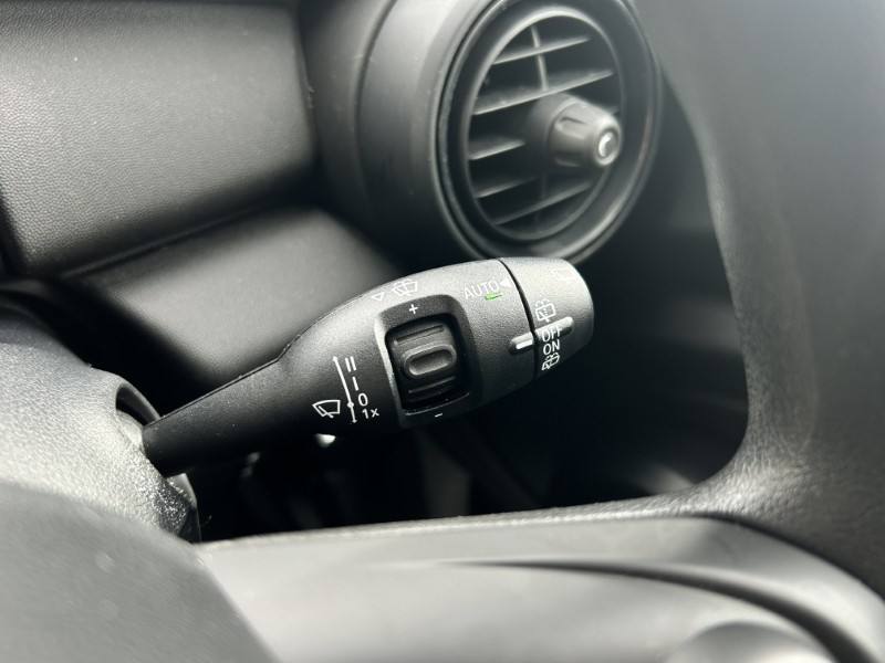 2020 (69) MINI HATCHBACK 1.5 One Classic II 5dr Auto [Comfort/Nav Pack] 5219532