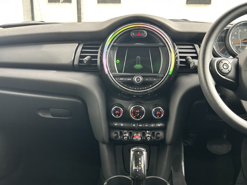 2020 (69) MINI HATCHBACK 1.5 One Classic II 5dr Auto [Comfort/Nav Pack] 5219519