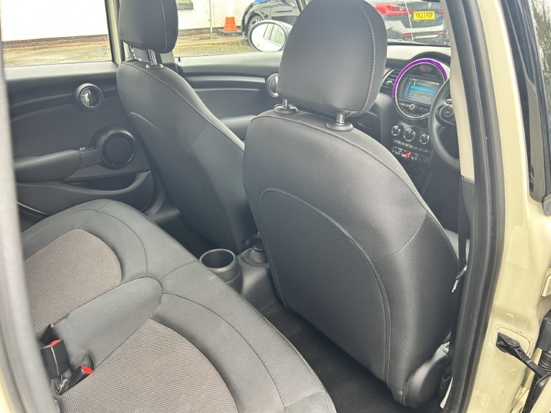 2020 (69) MINI HATCHBACK 1.5 One Classic II 5dr Auto [Comfort/Nav Pack] 5219542