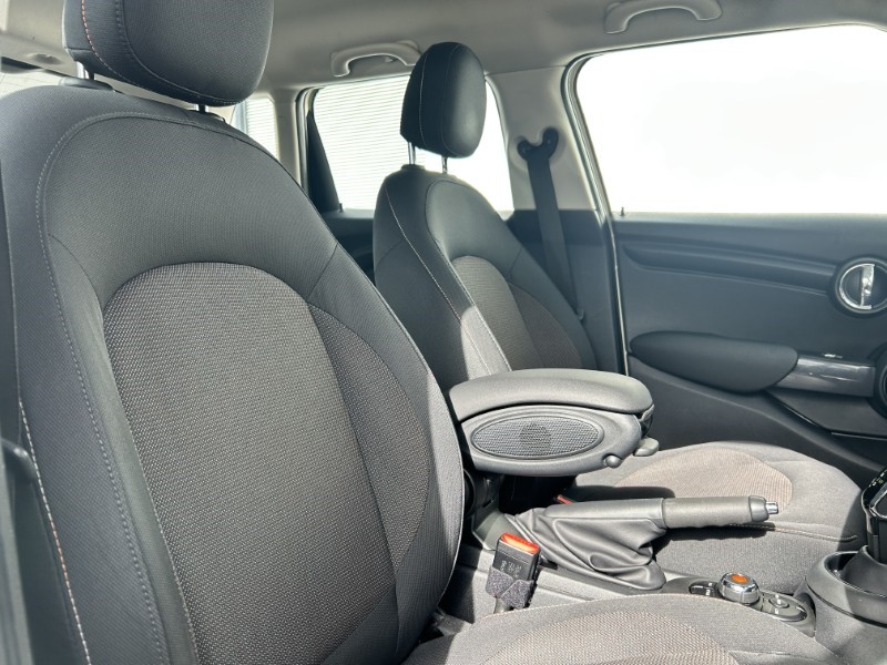 2020 (69) MINI HATCHBACK 1.5 One Classic II 5dr Auto [Comfort/Nav Pack] 5219515