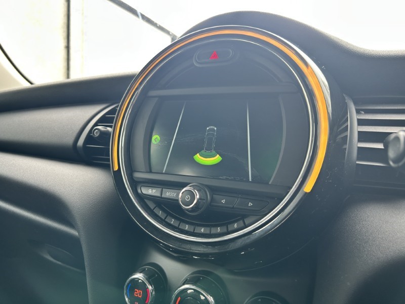 2020 (69) MINI HATCHBACK 1.5 One Classic II 5dr Auto [Comfort/Nav Pack] 5219533