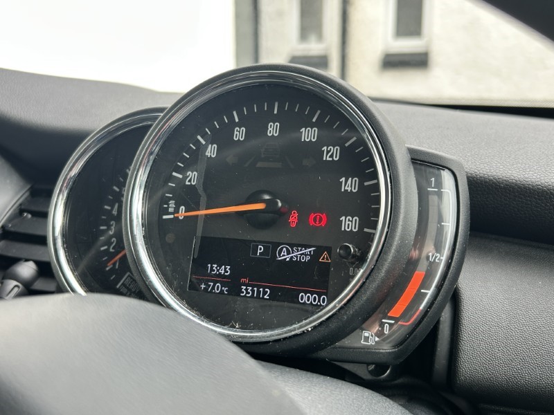 2020 (69) MINI HATCHBACK 1.5 One Classic II 5dr Auto [Comfort/Nav Pack] 5219529