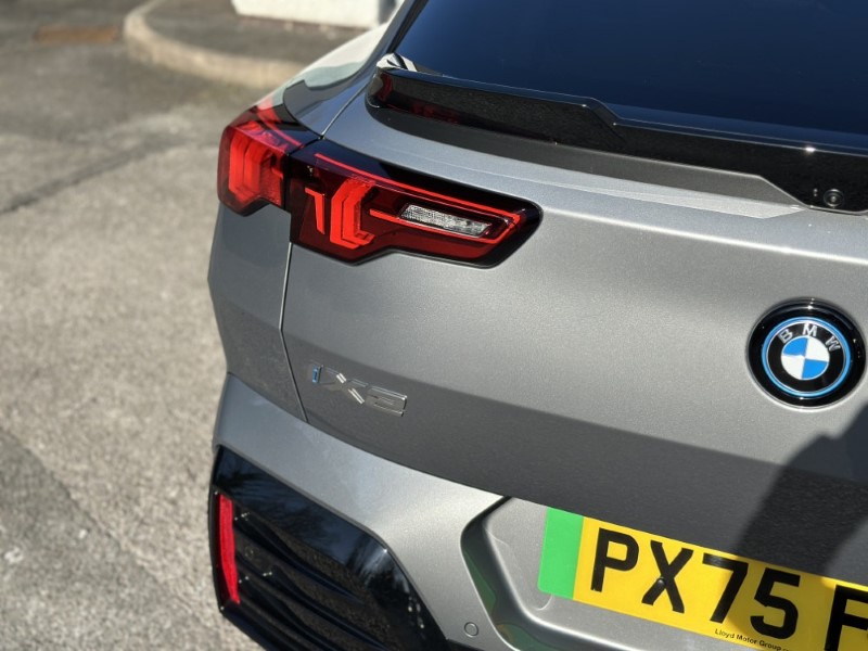 2025 (75) BMW iX2 150kW eDrive20 Shadow Edition 65kWh 5dr Auto 5134313