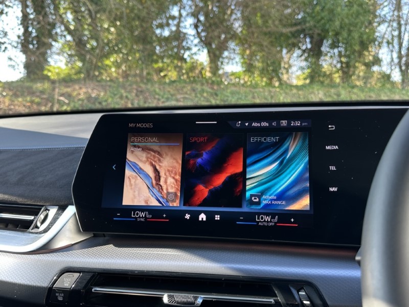 2025 (75) BMW iX2 150kW eDrive20 Shadow Edition 65kWh 5dr Auto 5134336