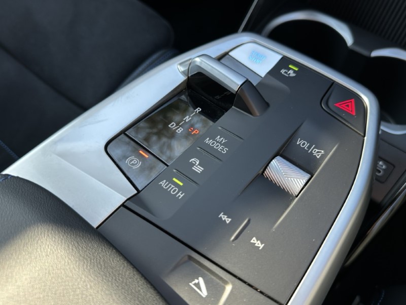 2025 (75) BMW iX2 150kW eDrive20 Shadow Edition 65kWh 5dr Auto 5134344