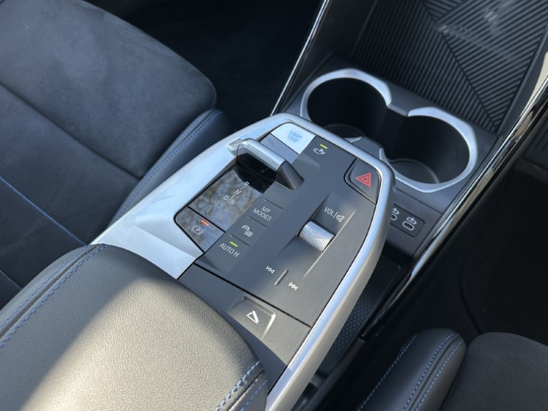 2025 (75) BMW iX2 150kW eDrive20 Shadow Edition 65kWh 5dr Auto 5134343