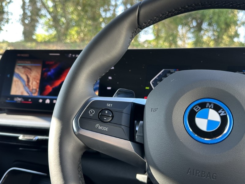 2025 (75) BMW iX2 150kW eDrive20 Shadow Edition 65kWh 5dr Auto 5134339