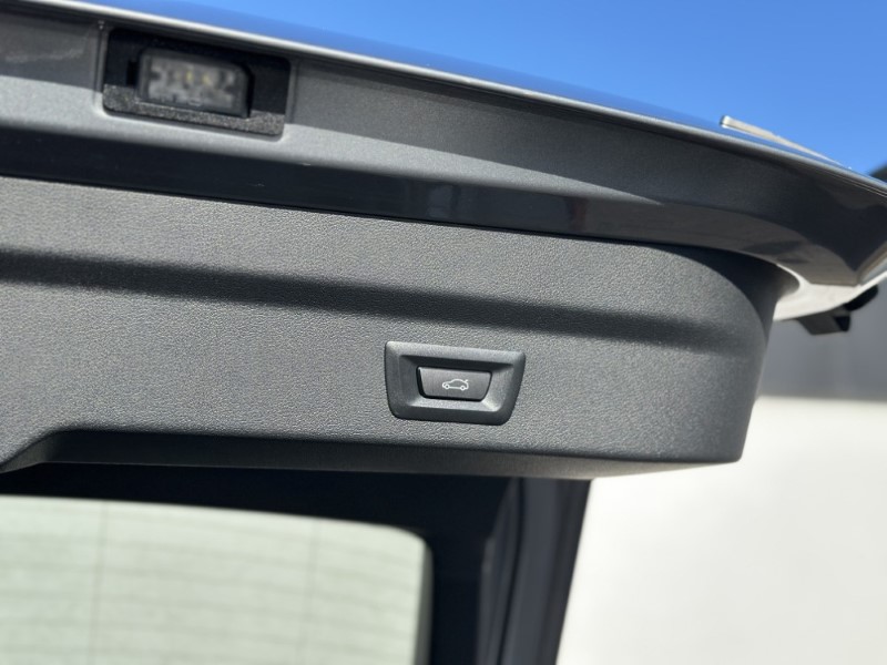 2025 (75) BMW iX2 150kW eDrive20 Shadow Edition 65kWh 5dr Auto 5134317