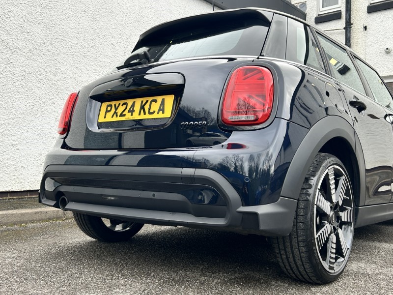 2024 (24) MINI HATCHBACK 1.5 Cooper Exclusive Premium 5dr Auto 5217917