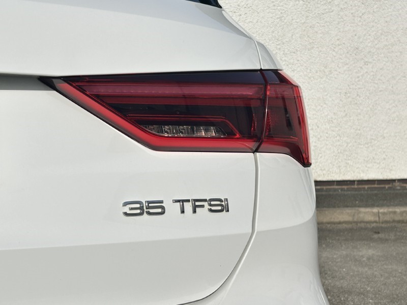 2022 (72) AUDI Q3 35 TFSI S Line 5dr S Tronic 5205550