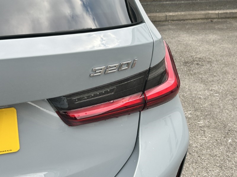 2026 (26) BMW 3 SERIES 320i M Sport 5dr Step Auto [Pro Pack] 5168968
