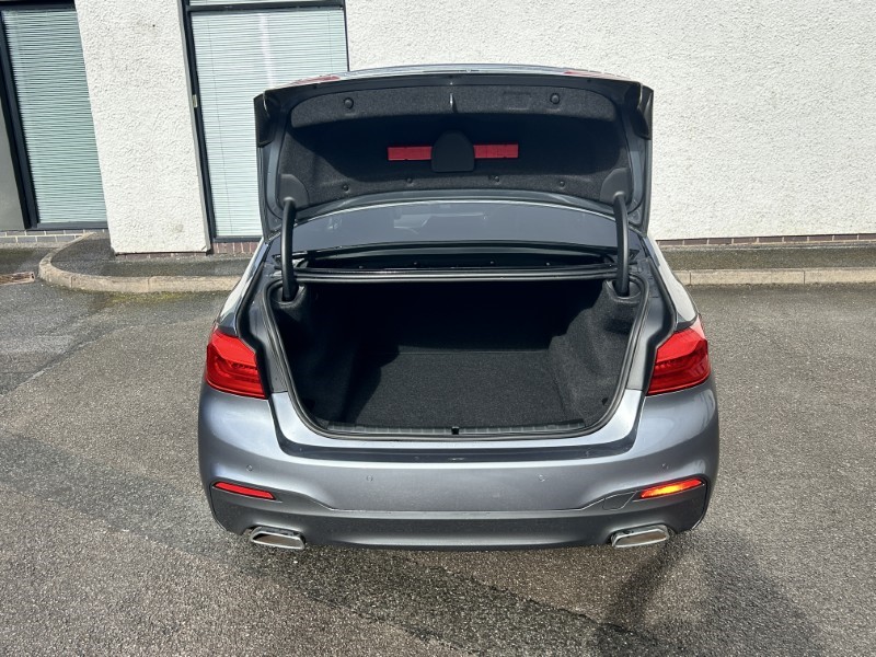 2018 (68) BMW 5 SERIES 520d xDrive M Sport 4dr Auto 5220143