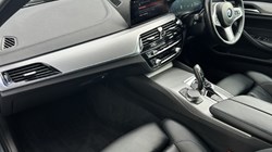 2018 (68) BMW 5 SERIES 520d xDrive M Sport 4dr Auto 5220168