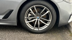 2018 (68) BMW 5 SERIES 520d xDrive M Sport 4dr Auto 5220145