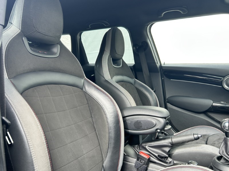 2022 (22) MINI HATCHBACK 1.5 Cooper Sport 5dr 5242847