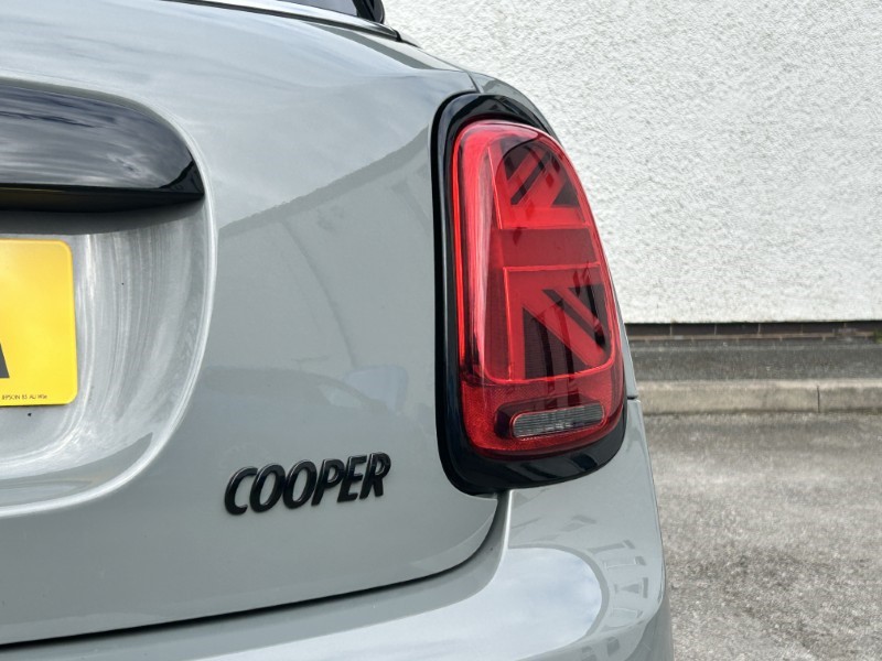 2022 (22) MINI HATCHBACK 1.5 Cooper Sport 5dr 5242838