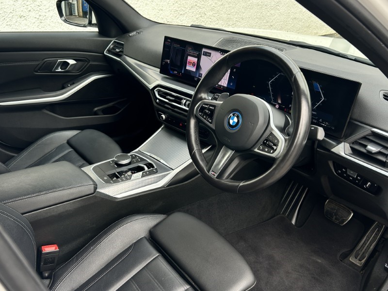 2024 (24) BMW 3 SERIES 330e xDrive M Sport 4dr Step Auto 5243053