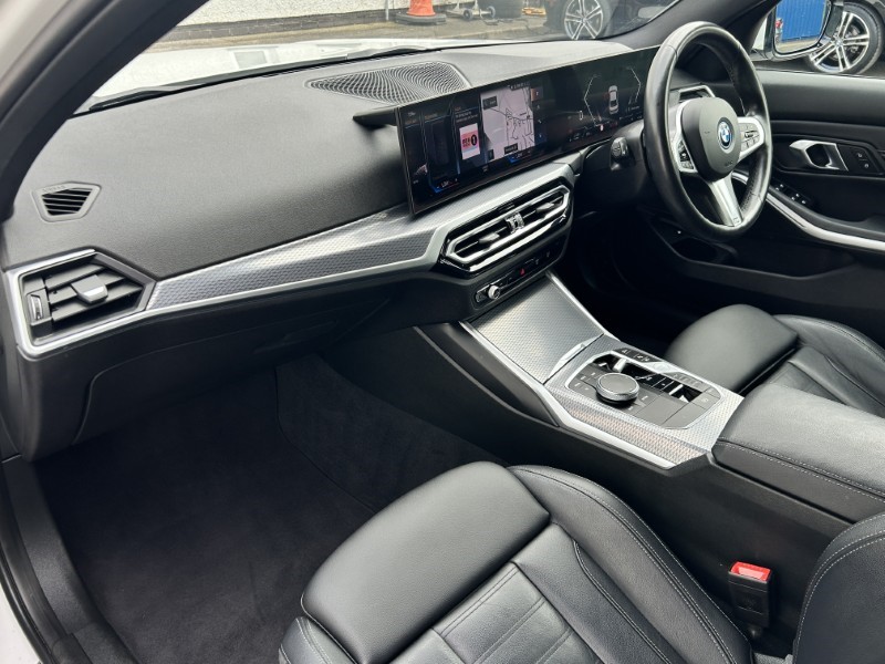 2024 (24) BMW 3 SERIES 330e xDrive M Sport 4dr Step Auto 5243060