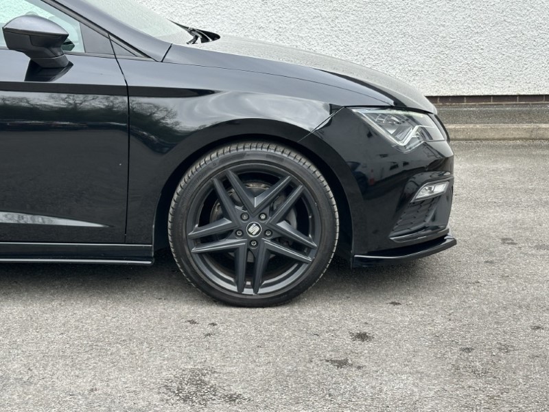 2020 (20) SEAT LEON 1.5 TSI EVO 150 FR Black Edition [EZ] 5dr DSG 5224313