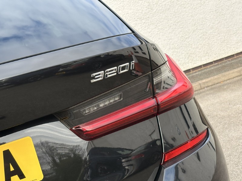 2022 (22) BMW 3 SERIES 320i M Sport 5dr Step Auto 5280117