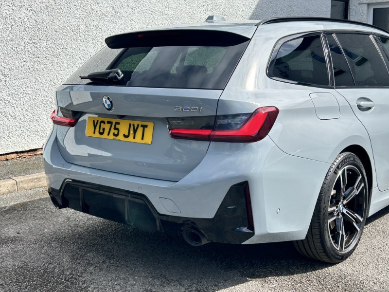 2025 (75) BMW 3 SERIES 320i M Sport 5dr Step Auto 5252042