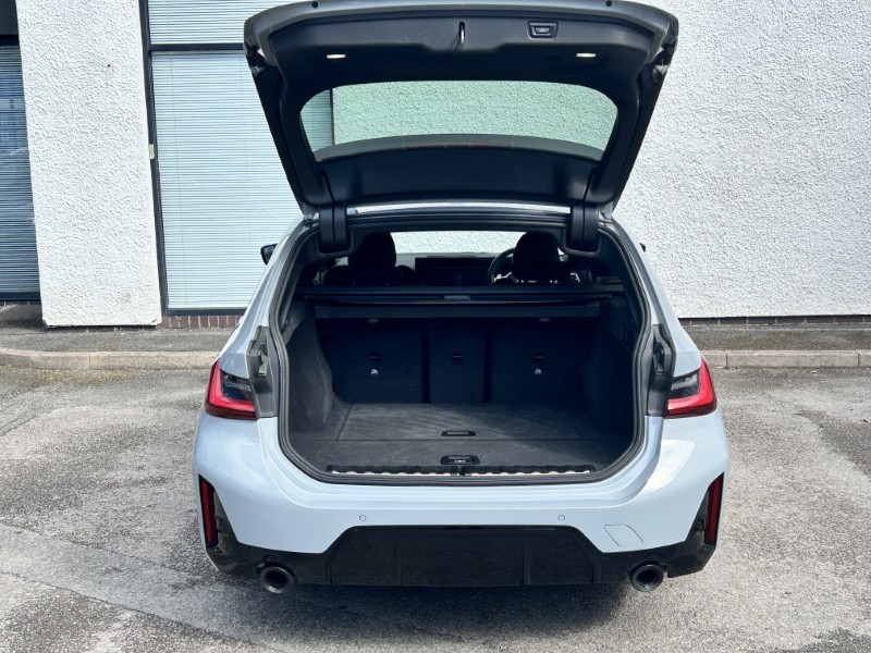 2025 (75) BMW 3 SERIES 320i M Sport 5dr Step Auto 5252036