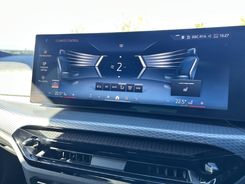 2025 (75) BMW 3 SERIES 320i M Sport 5dr Step Auto 5252016