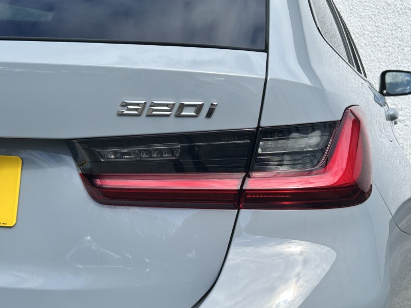 2025 (75) BMW 3 SERIES 320i M Sport 5dr Step Auto 5252034