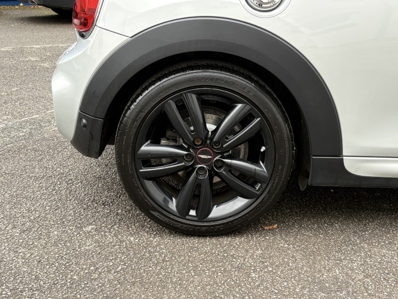 2019 (19) MINI HATCHBACK 2.0 Cooper S Sport II 3dr Auto 5272017