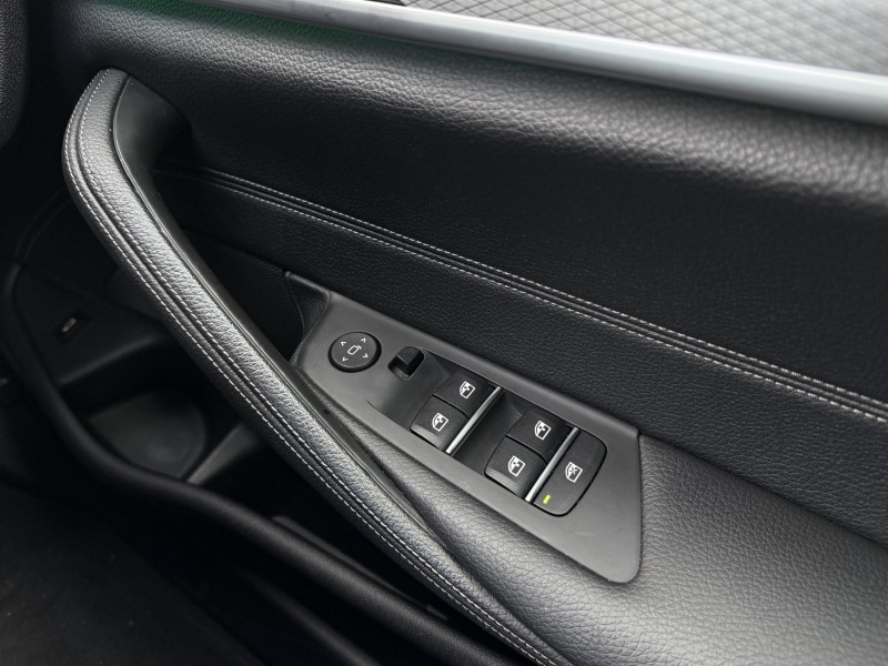 2020 (20) BMW 5 SERIES 520d M Sport 4dr Auto 5273793