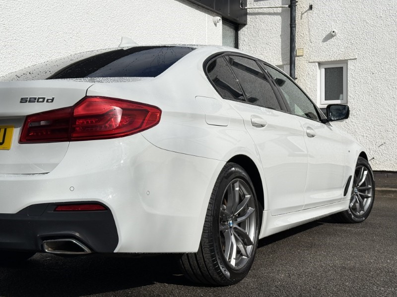 2020 (20) BMW 5 SERIES 520d M Sport 4dr Auto 5273763