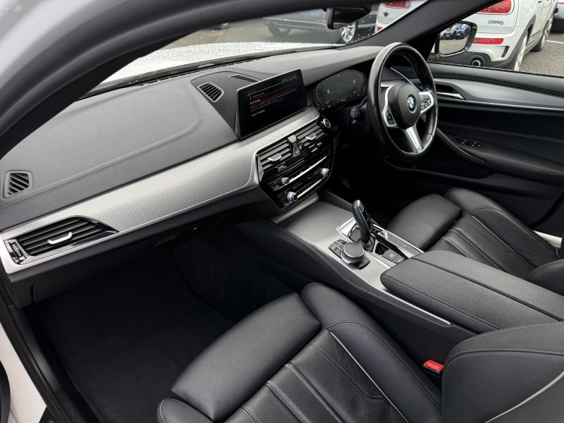 2020 (20) BMW 5 SERIES 520d M Sport 4dr Auto 5273775