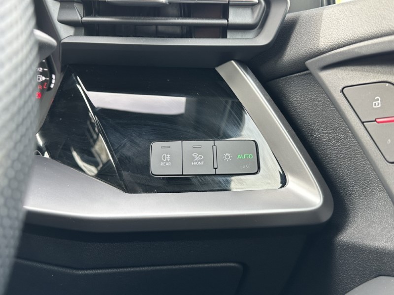 2023 (23) AUDI A3 35 TFSI S Line 5dr 5280263