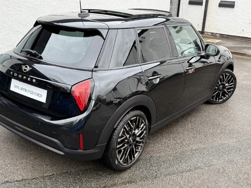 2024 (74) MINI COOPER 1.5 C Exclusive 5dr Auto 5296883