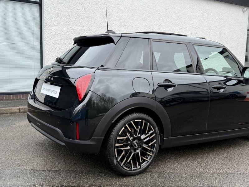 2024 (74) MINI COOPER 1.5 C Exclusive 5dr Auto 5296882