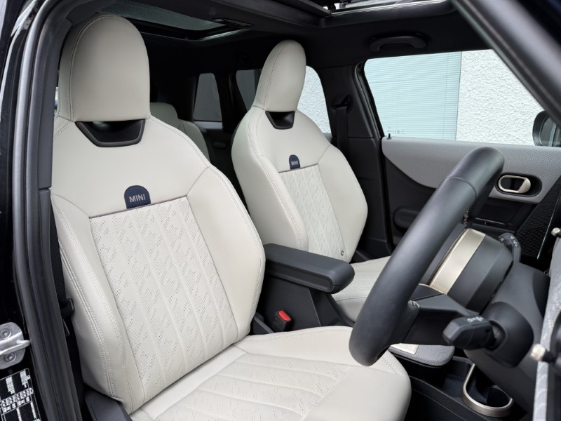 2024 (74) MINI COOPER 1.5 C Exclusive 5dr Auto 5296878