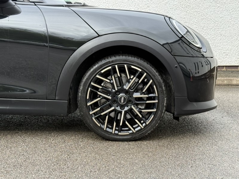 2024 (74) MINI COOPER 1.5 C Exclusive 5dr Auto 5296876