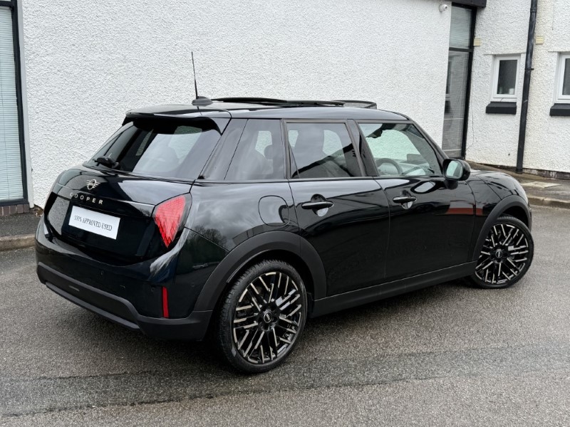 2024 (74) MINI COOPER 1.5 C Exclusive 5dr Auto 5296881