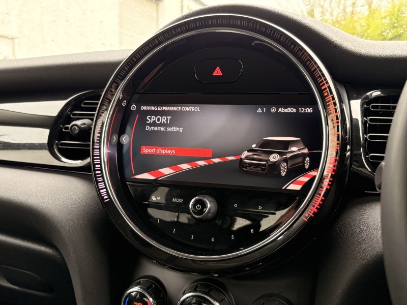 2022 (72) MINI HATCHBACK 1.5 Cooper Classic 3dr Auto 5289863