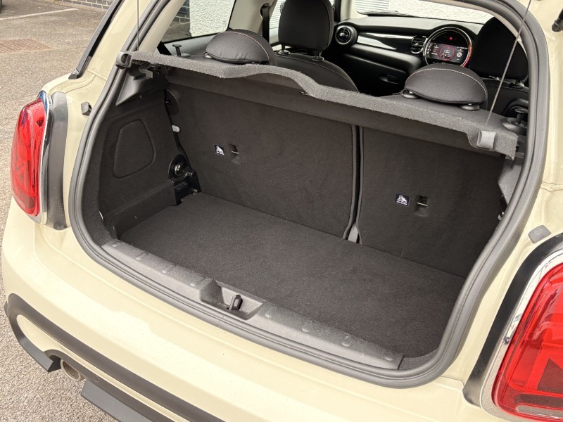 2022 (72) MINI HATCHBACK 1.5 Cooper Classic 3dr Auto 5289833