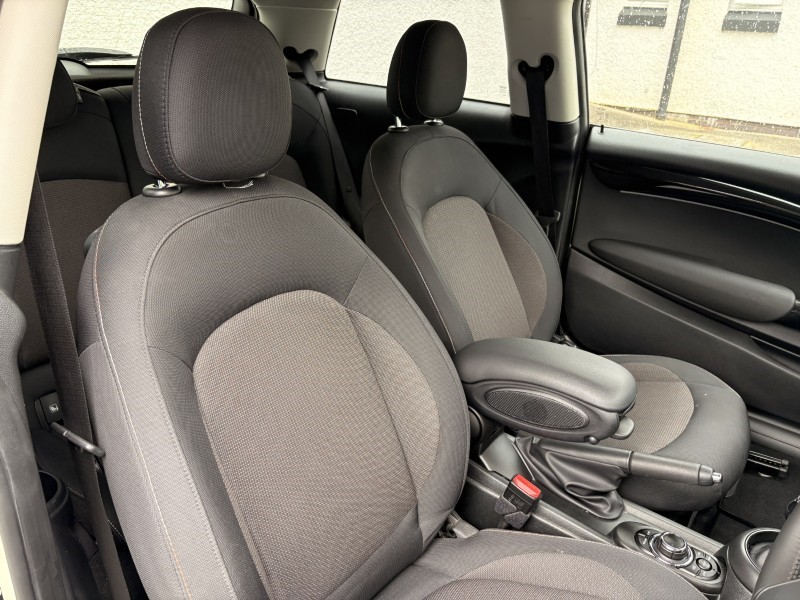 2022 (72) MINI HATCHBACK 1.5 Cooper Classic 3dr Auto 5289846