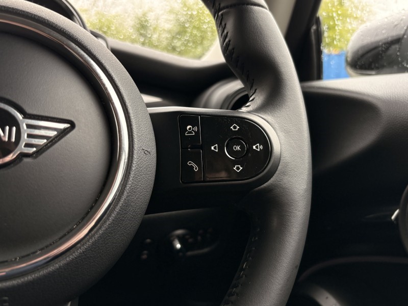 2022 (72) MINI HATCHBACK 1.5 Cooper Classic 3dr Auto 5289858