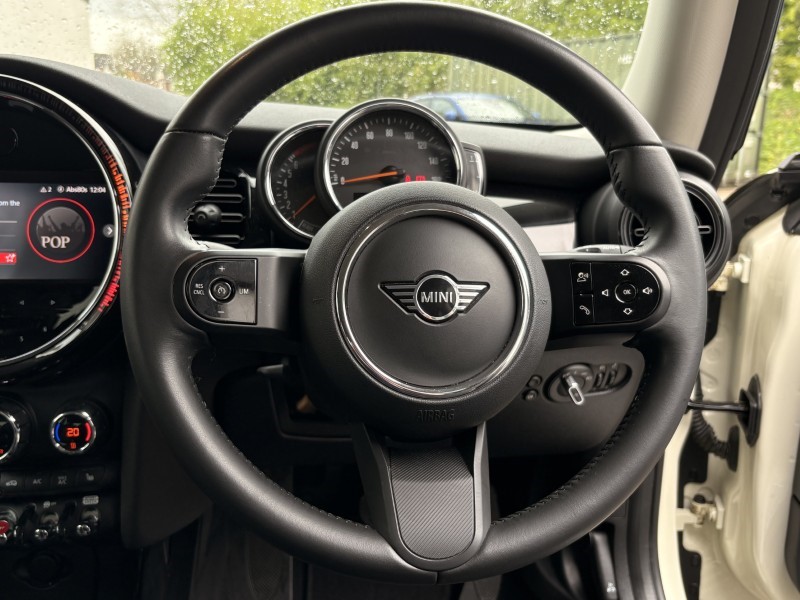 2022 (72) MINI HATCHBACK 1.5 Cooper Classic 3dr Auto 5289850