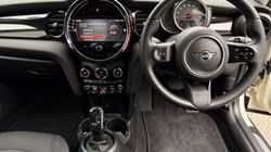 2022 (72) MINI HATCHBACK 1.5 Cooper Classic 3dr Auto 5289849