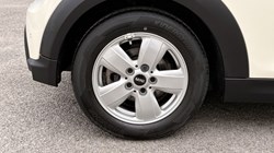 2022 (72) MINI HATCHBACK 1.5 Cooper Classic 3dr Auto 5289834