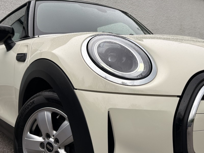 2022 (72) MINI HATCHBACK 1.5 Cooper Classic 3dr Auto 5289842