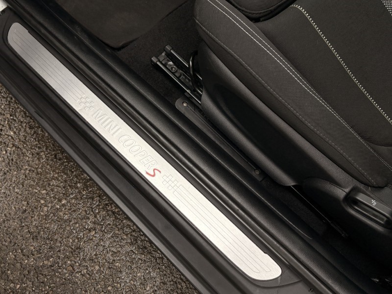 2017 (17) MINI HATCHBACK 2.0 Cooper S 3dr 5294870