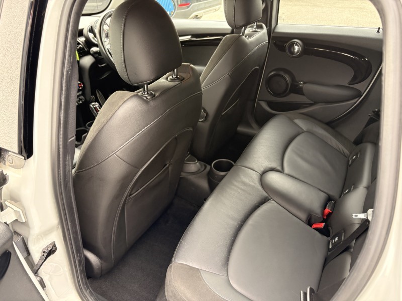 2019 (19) MINI HATCHBACK 2.0 Cooper S Sport II 5dr Auto 5688603