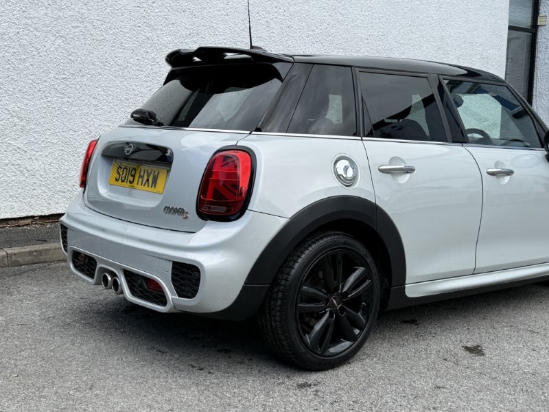 2019 (19) MINI HATCHBACK 2.0 Cooper S Sport II 5dr Auto 5568637